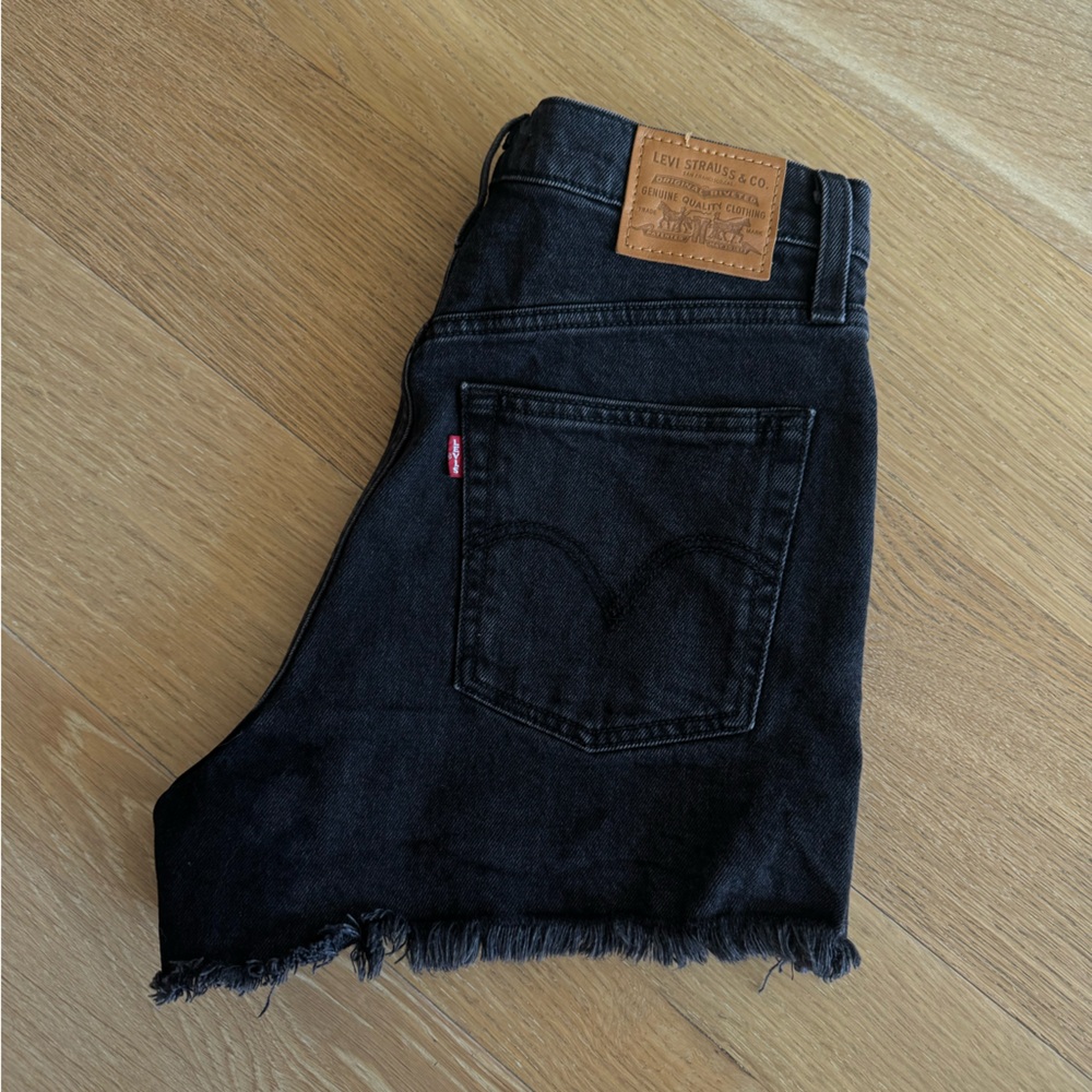 Levis Ribcage High Waisted Black Denim Shorts Size 28